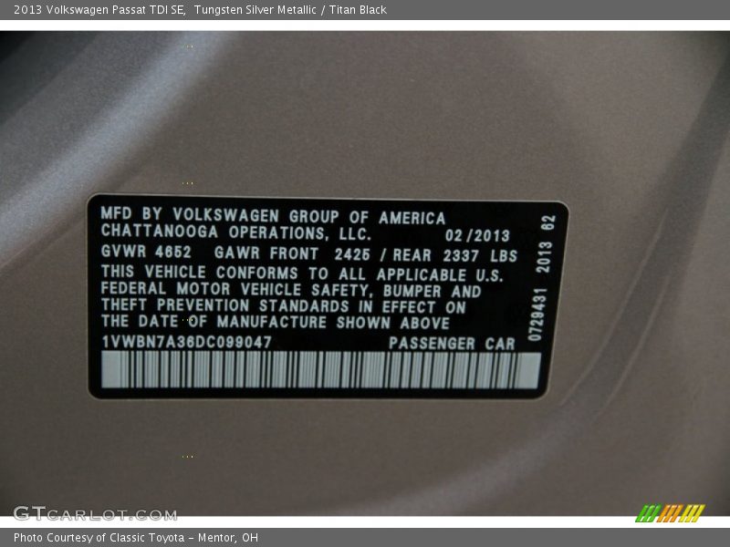 Tungsten Silver Metallic / Titan Black 2013 Volkswagen Passat TDI SE