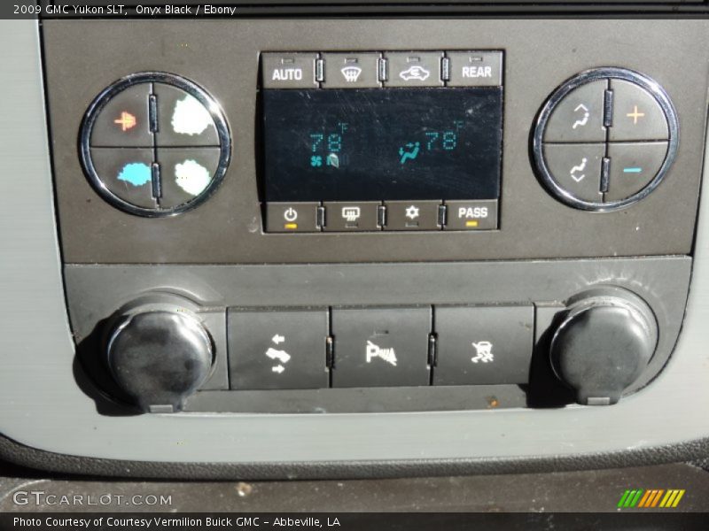 Onyx Black / Ebony 2009 GMC Yukon SLT