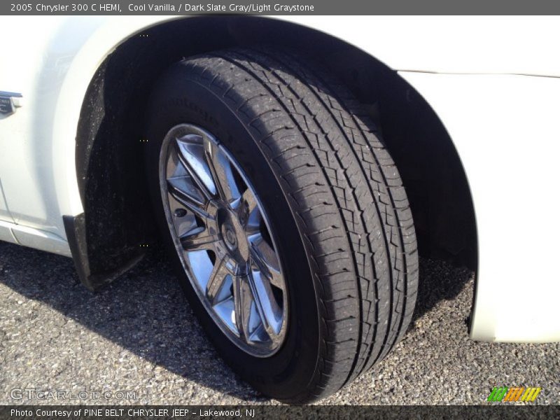 Cool Vanilla / Dark Slate Gray/Light Graystone 2005 Chrysler 300 C HEMI