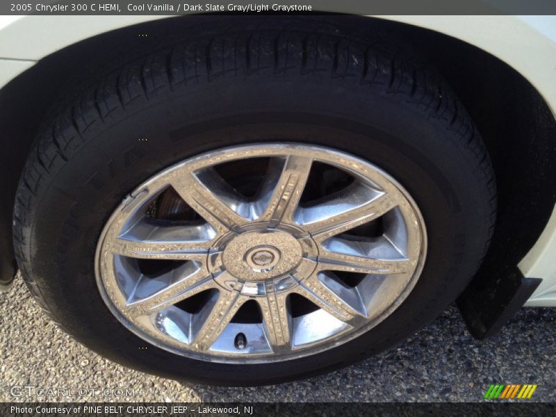 Cool Vanilla / Dark Slate Gray/Light Graystone 2005 Chrysler 300 C HEMI