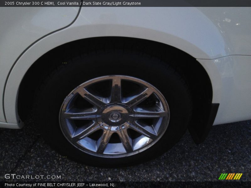 Cool Vanilla / Dark Slate Gray/Light Graystone 2005 Chrysler 300 C HEMI