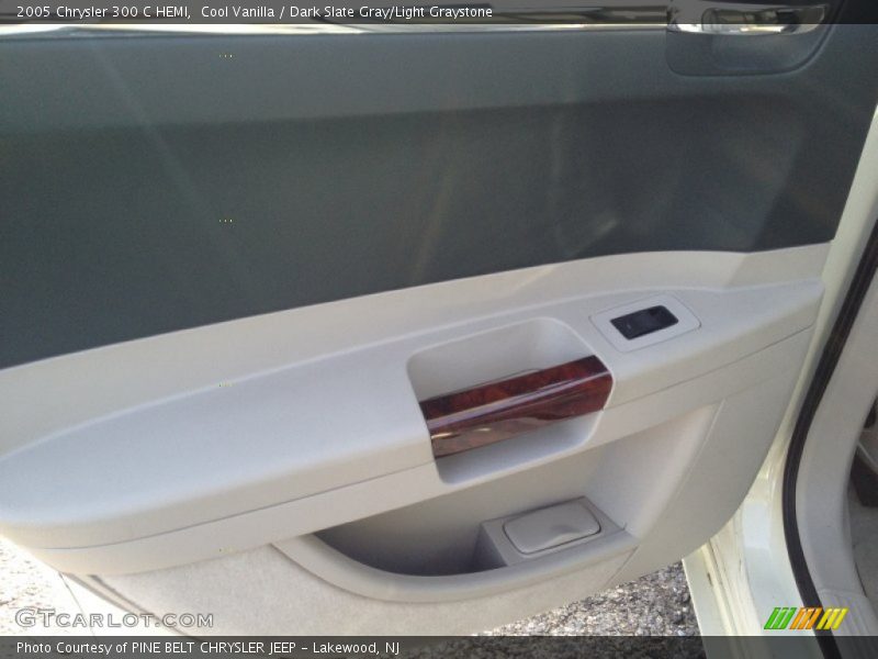 Cool Vanilla / Dark Slate Gray/Light Graystone 2005 Chrysler 300 C HEMI