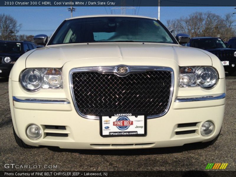 Cool Vanilla White / Dark Slate Gray 2010 Chrysler 300 C HEMI