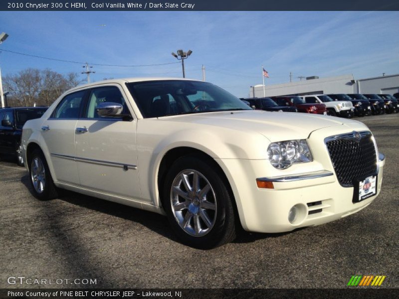 Cool Vanilla White / Dark Slate Gray 2010 Chrysler 300 C HEMI