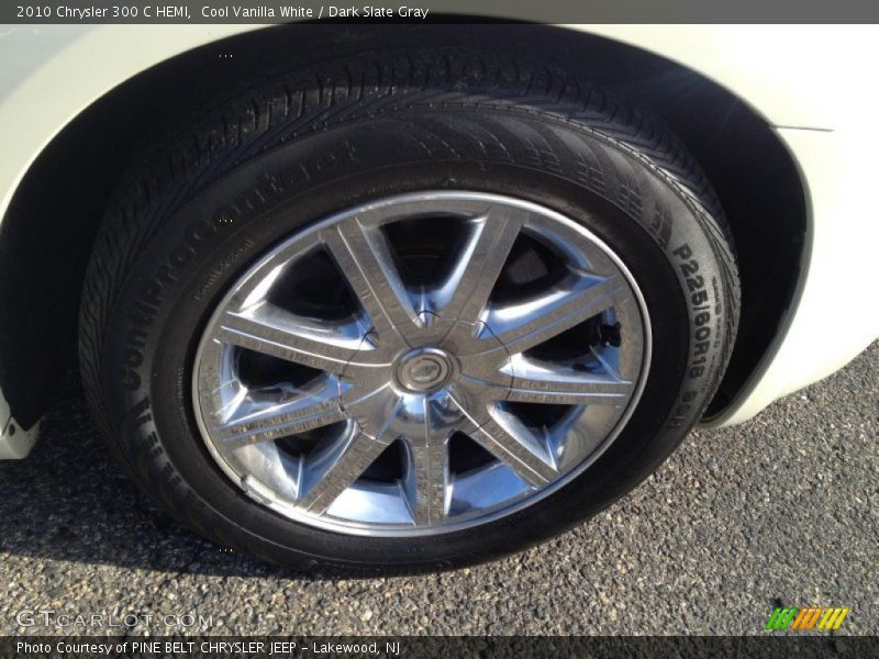 Cool Vanilla White / Dark Slate Gray 2010 Chrysler 300 C HEMI