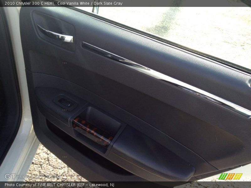 Cool Vanilla White / Dark Slate Gray 2010 Chrysler 300 C HEMI