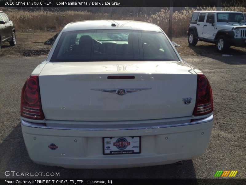 Cool Vanilla White / Dark Slate Gray 2010 Chrysler 300 C HEMI
