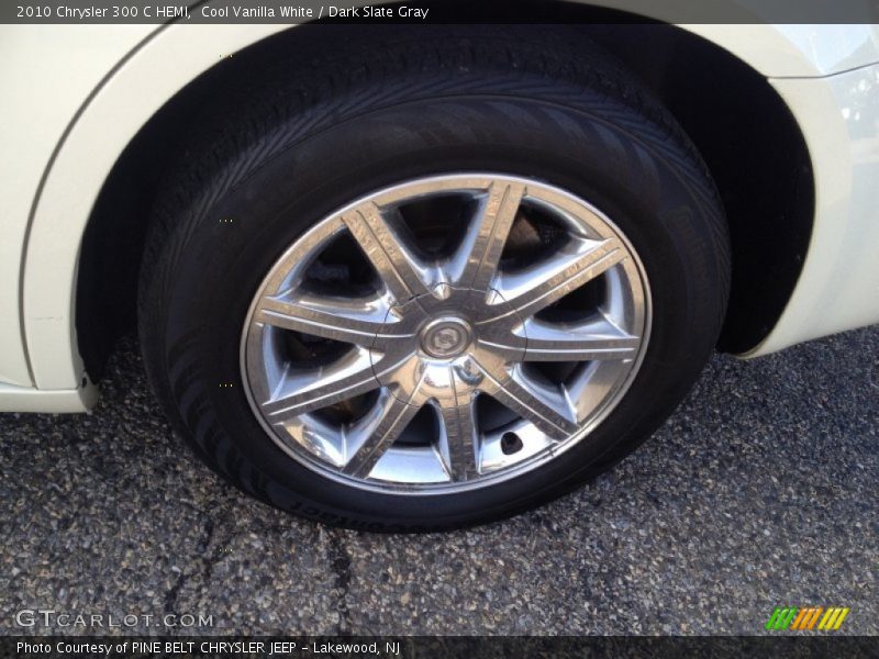 Cool Vanilla White / Dark Slate Gray 2010 Chrysler 300 C HEMI