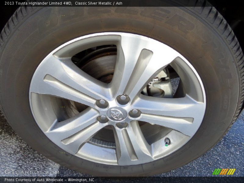 Classic Silver Metallic / Ash 2013 Toyota Highlander Limited 4WD