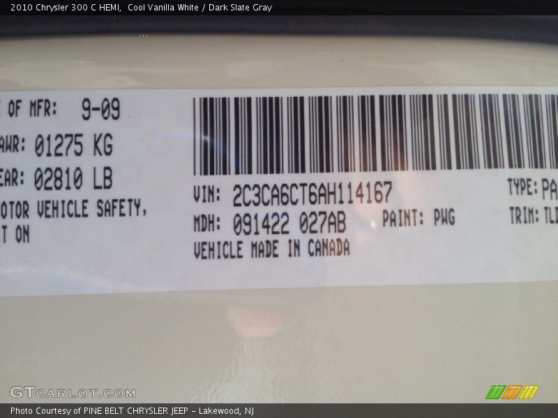 Cool Vanilla White / Dark Slate Gray 2010 Chrysler 300 C HEMI