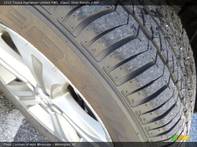 Classic Silver Metallic / Ash 2013 Toyota Highlander Limited 4WD