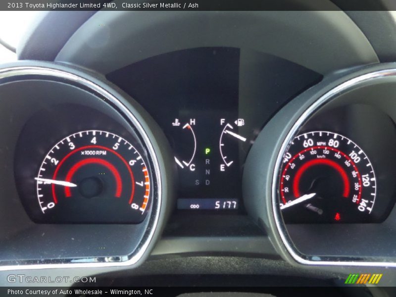 Classic Silver Metallic / Ash 2013 Toyota Highlander Limited 4WD