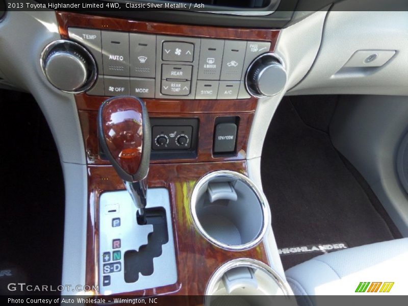 Classic Silver Metallic / Ash 2013 Toyota Highlander Limited 4WD