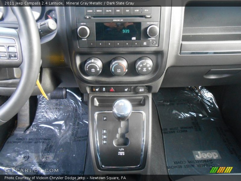 Mineral Gray Metallic / Dark Slate Gray 2011 Jeep Compass 2.4 Latitude