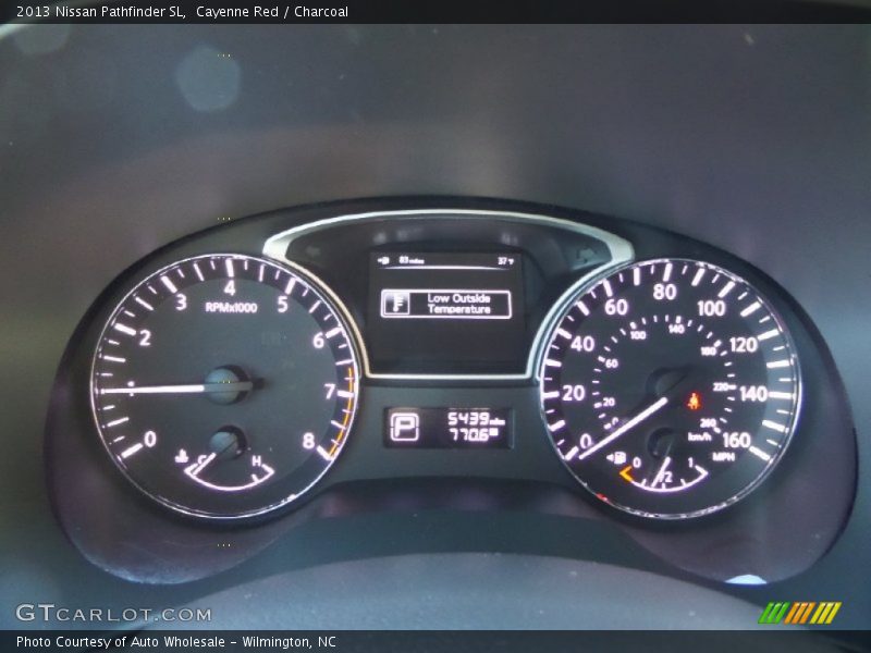 Cayenne Red / Charcoal 2013 Nissan Pathfinder SL
