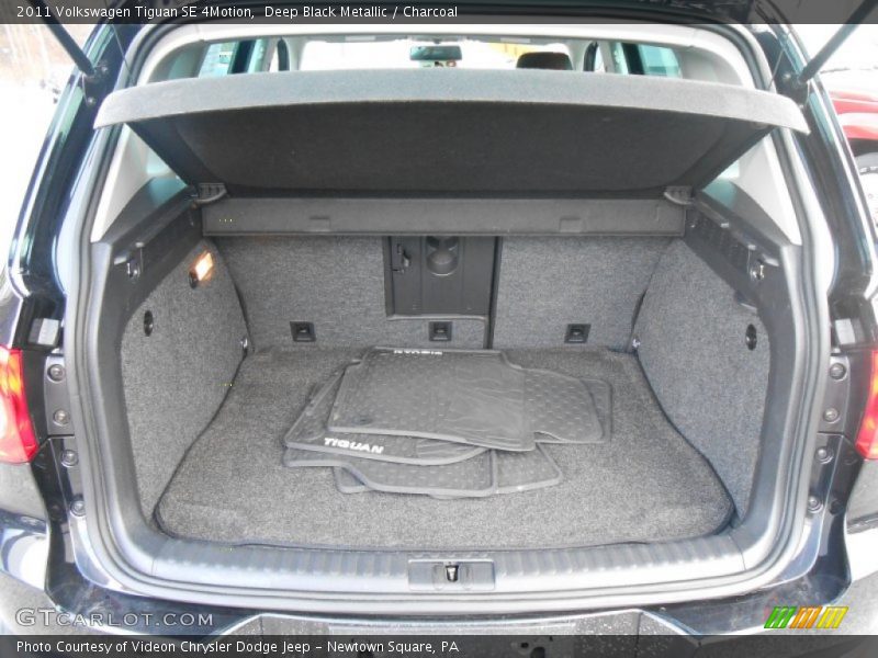 Deep Black Metallic / Charcoal 2011 Volkswagen Tiguan SE 4Motion