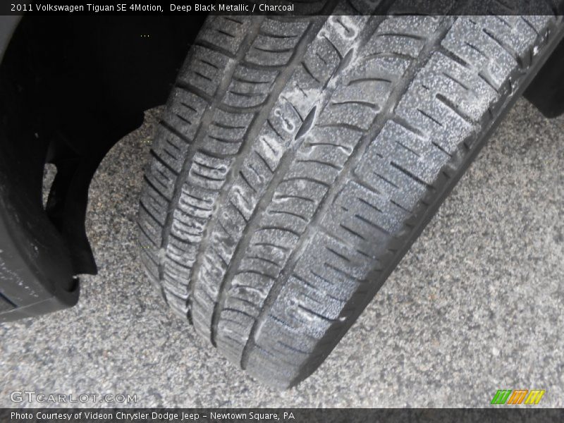 Deep Black Metallic / Charcoal 2011 Volkswagen Tiguan SE 4Motion