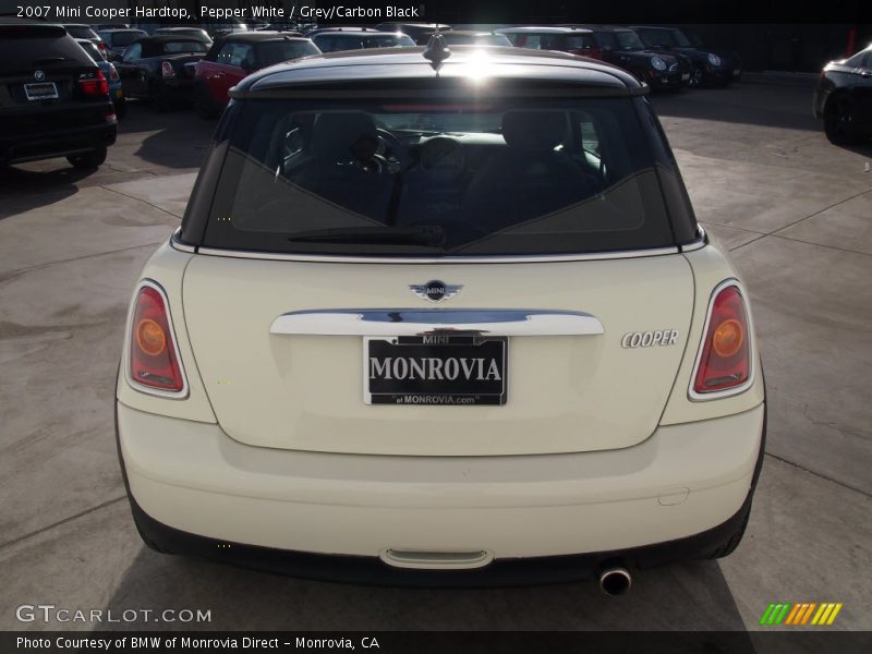 Pepper White / Grey/Carbon Black 2007 Mini Cooper Hardtop
