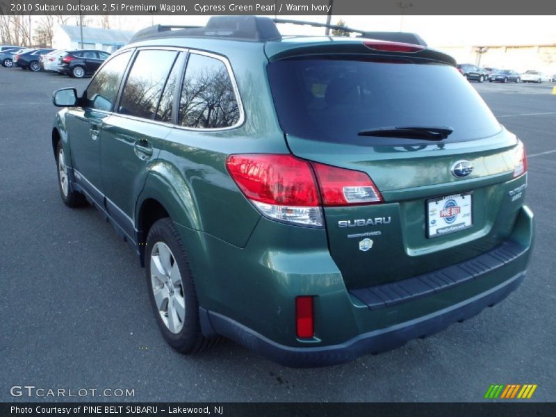 Cypress Green Pearl / Warm Ivory 2010 Subaru Outback 2.5i Premium Wagon