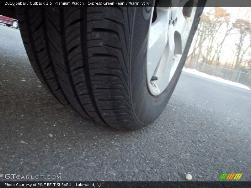 Cypress Green Pearl / Warm Ivory 2010 Subaru Outback 2.5i Premium Wagon