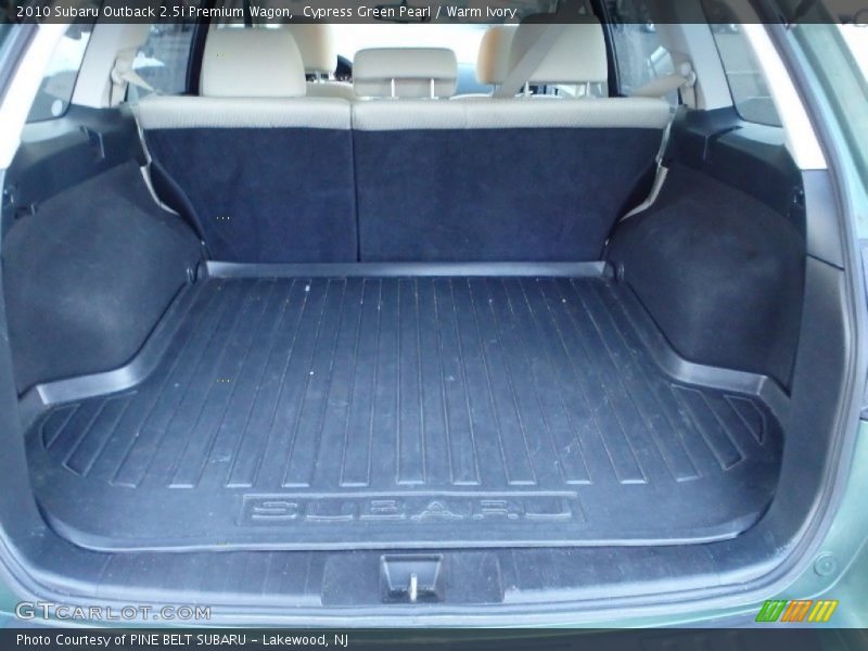 Cypress Green Pearl / Warm Ivory 2010 Subaru Outback 2.5i Premium Wagon