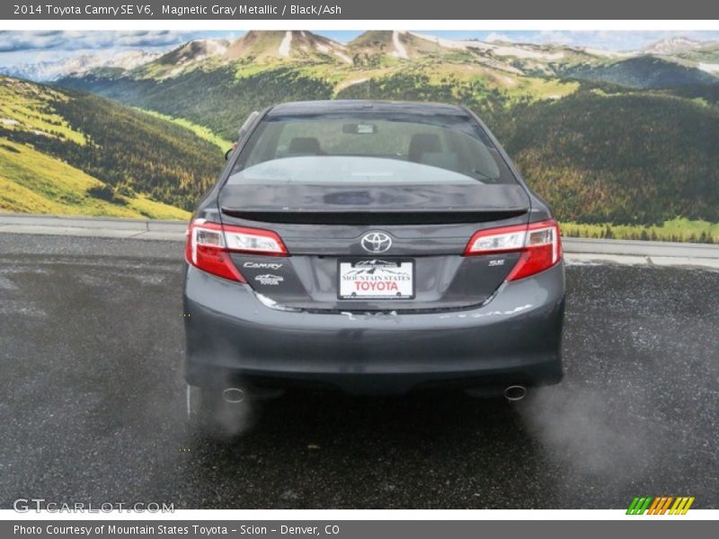 Magnetic Gray Metallic / Black/Ash 2014 Toyota Camry SE V6