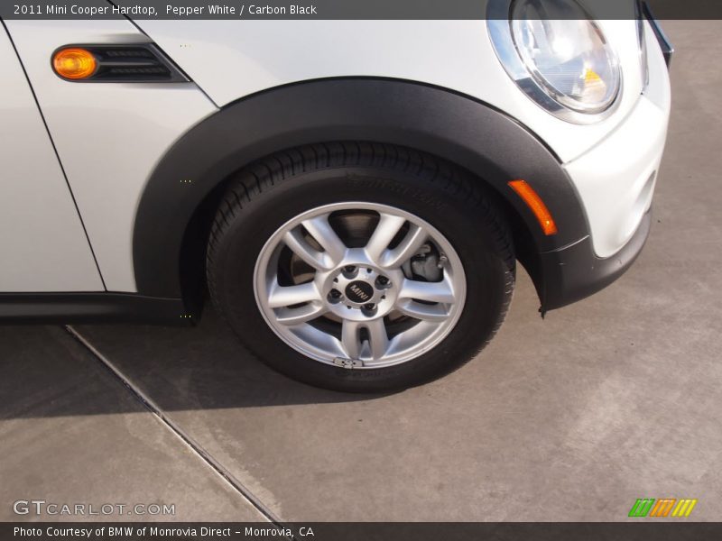 Pepper White / Carbon Black 2011 Mini Cooper Hardtop