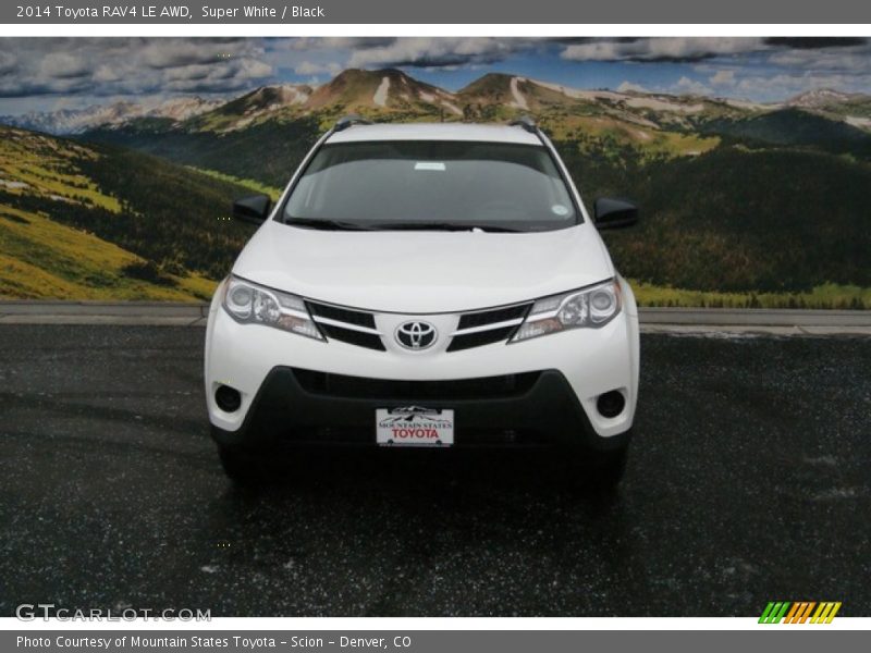 Super White / Black 2014 Toyota RAV4 LE AWD