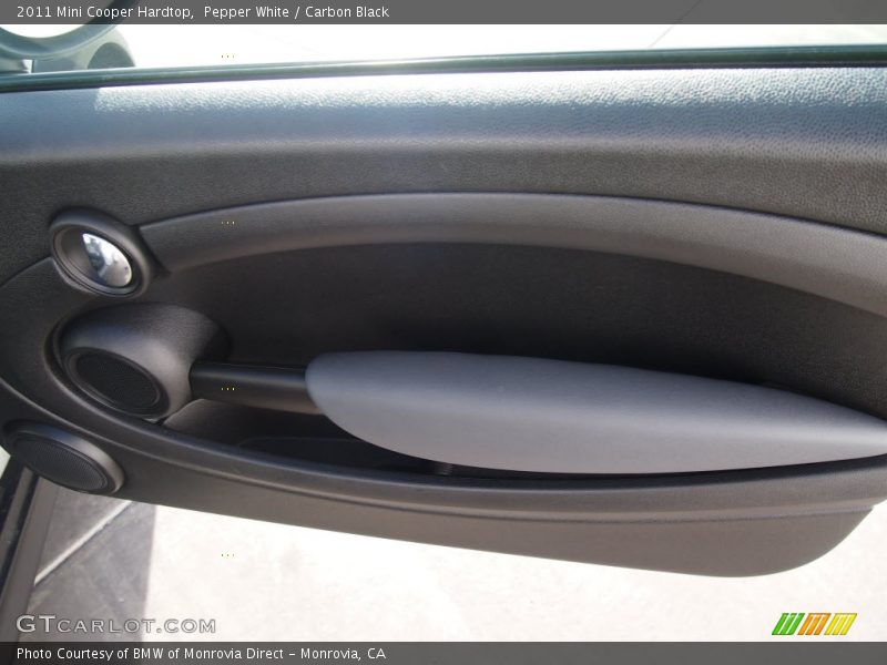 Pepper White / Carbon Black 2011 Mini Cooper Hardtop