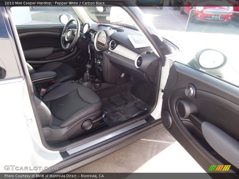 Pepper White / Carbon Black 2011 Mini Cooper Hardtop