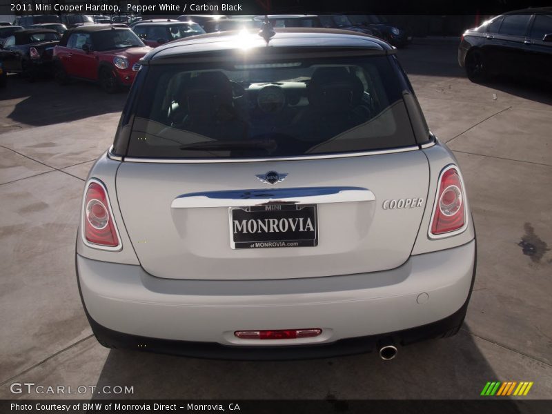 Pepper White / Carbon Black 2011 Mini Cooper Hardtop