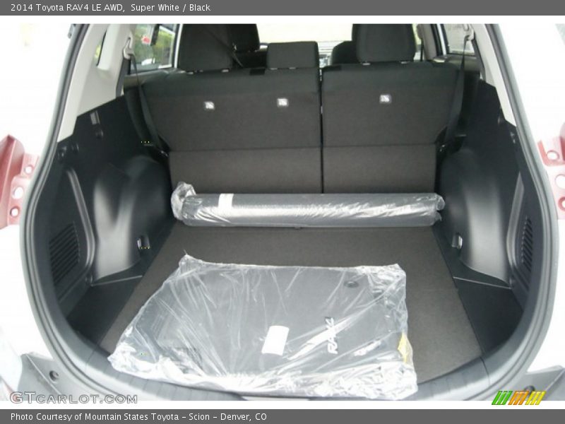 Super White / Black 2014 Toyota RAV4 LE AWD