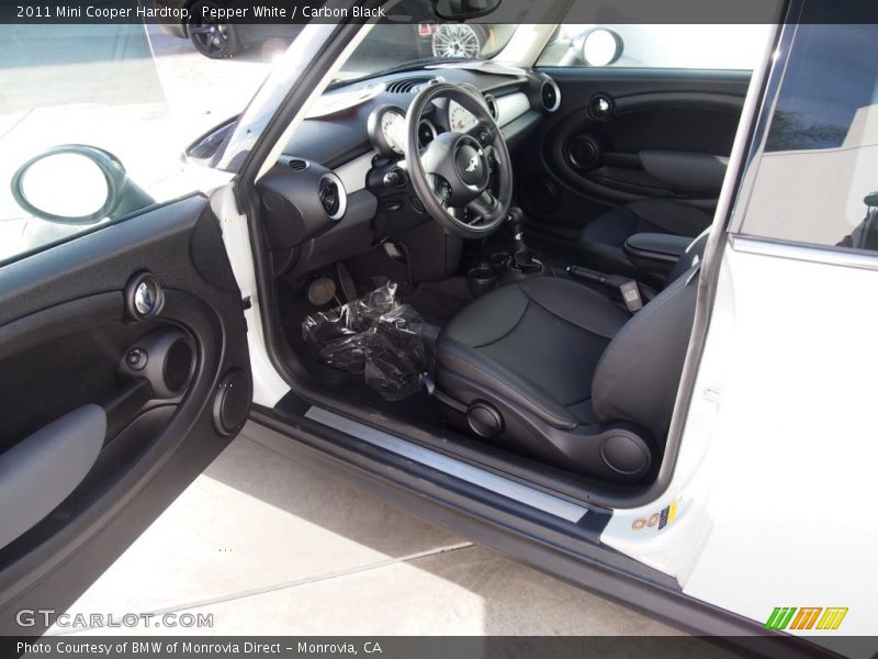 Pepper White / Carbon Black 2011 Mini Cooper Hardtop