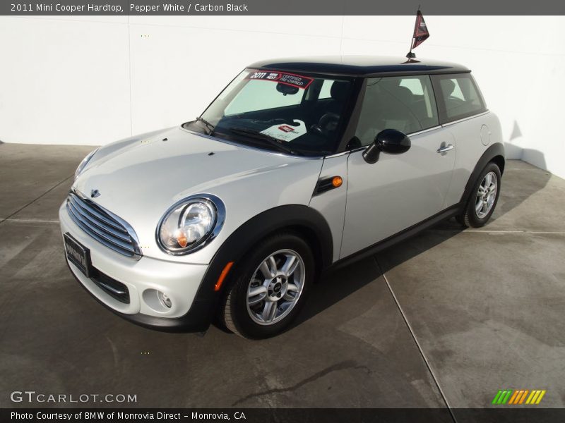 Pepper White / Carbon Black 2011 Mini Cooper Hardtop