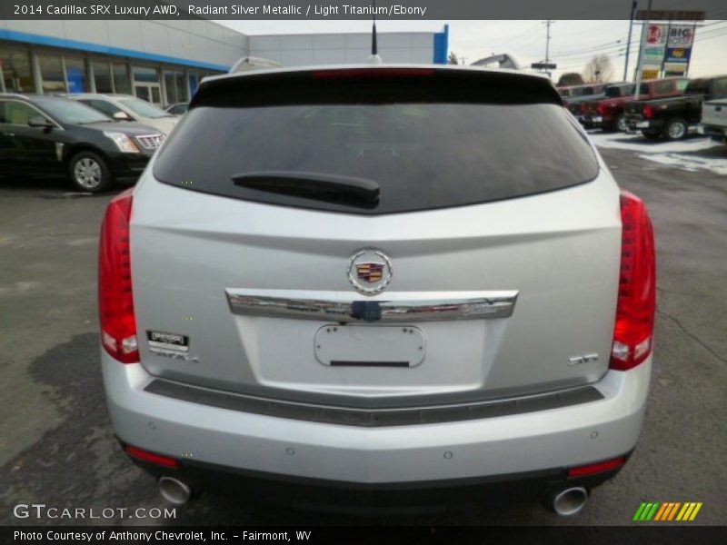 Radiant Silver Metallic / Light Titanium/Ebony 2014 Cadillac SRX Luxury AWD