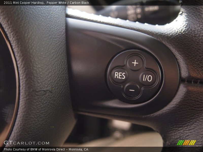 Pepper White / Carbon Black 2011 Mini Cooper Hardtop