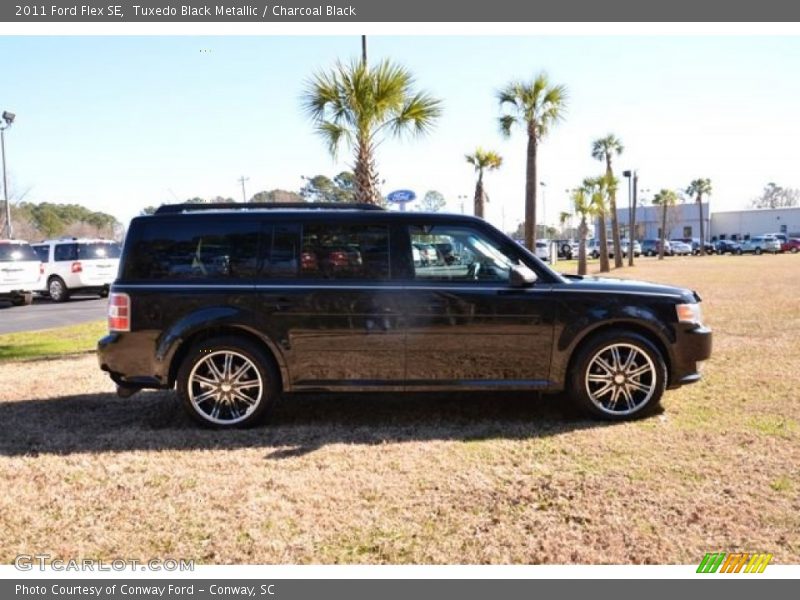 Tuxedo Black Metallic / Charcoal Black 2011 Ford Flex SE