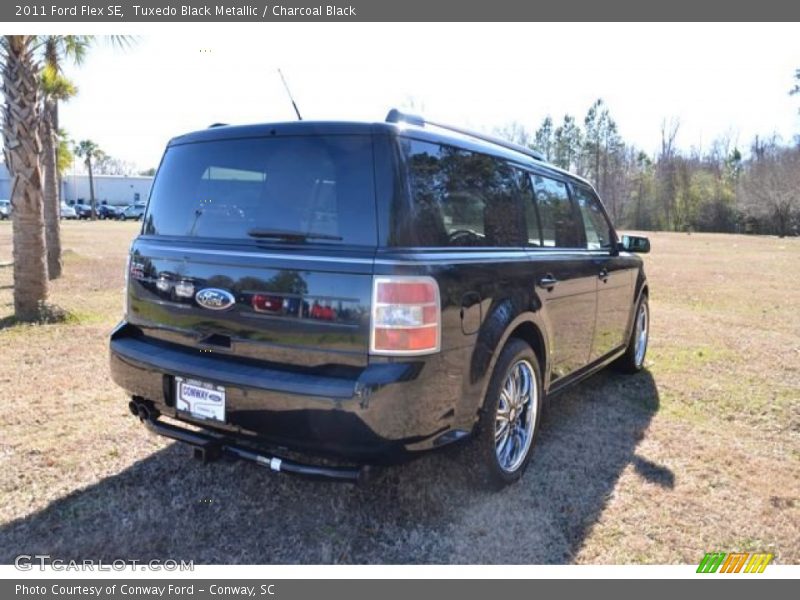 Tuxedo Black Metallic / Charcoal Black 2011 Ford Flex SE