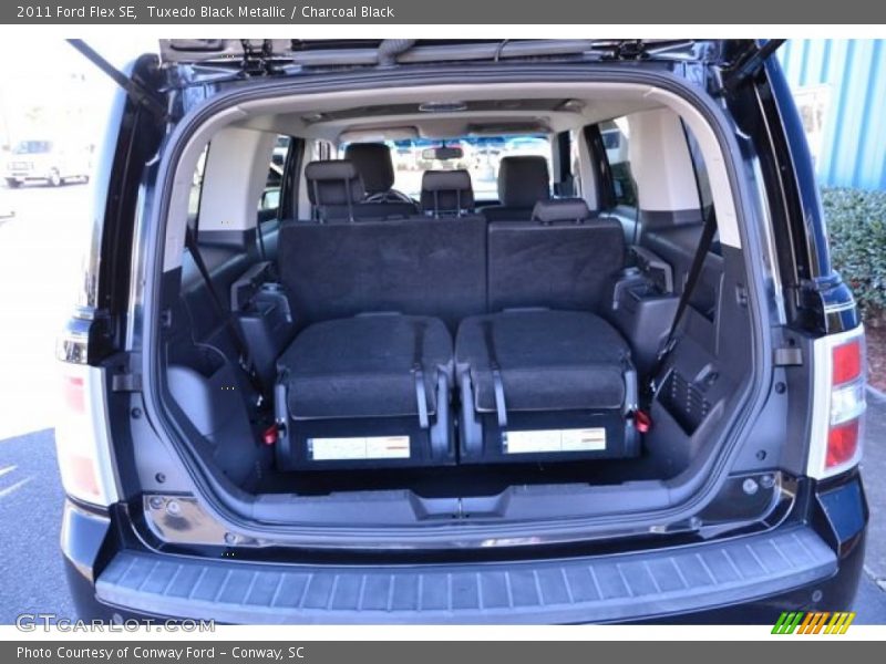 Tuxedo Black Metallic / Charcoal Black 2011 Ford Flex SE