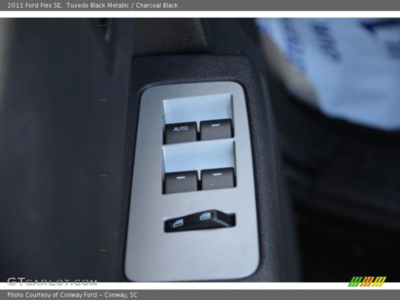 Tuxedo Black Metallic / Charcoal Black 2011 Ford Flex SE