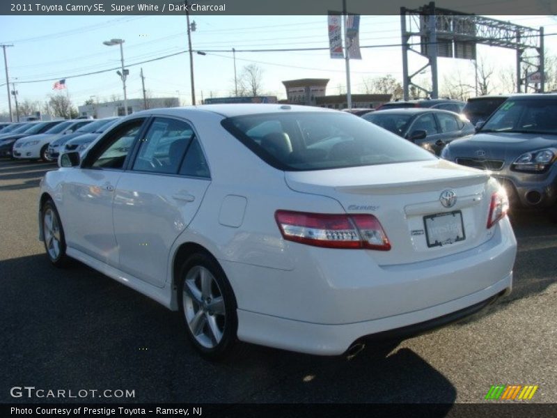 Super White / Dark Charcoal 2011 Toyota Camry SE