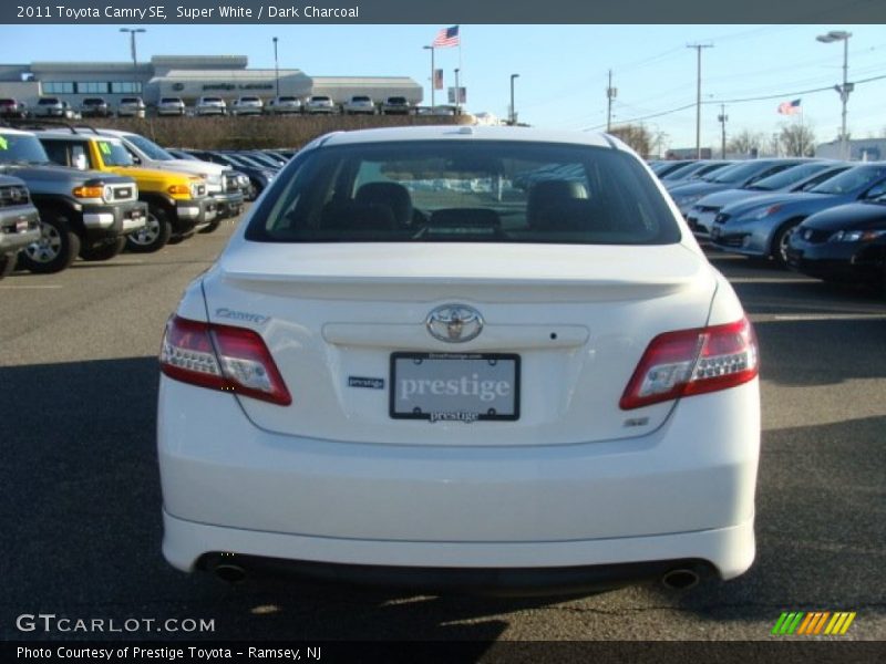 Super White / Dark Charcoal 2011 Toyota Camry SE
