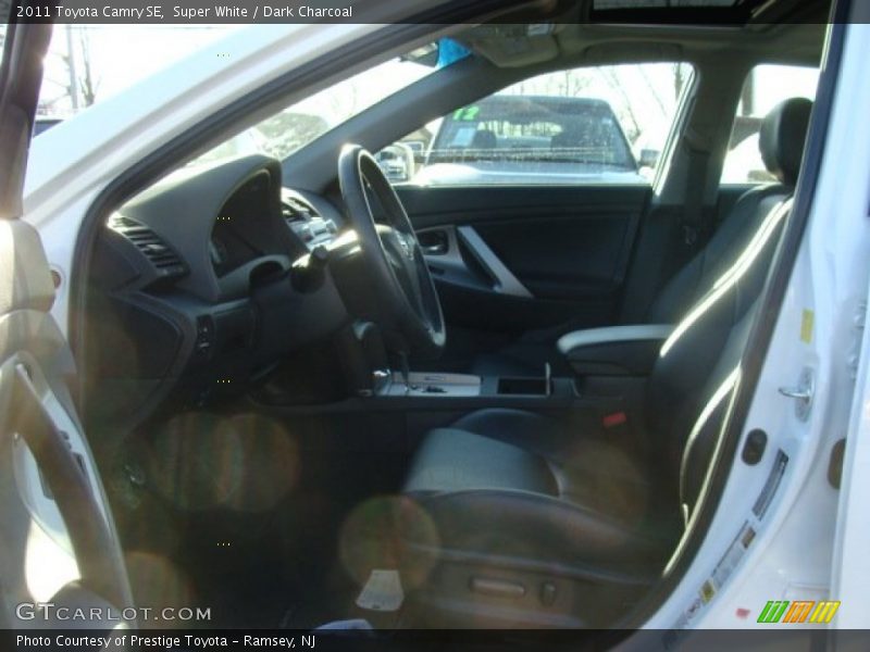 Super White / Dark Charcoal 2011 Toyota Camry SE