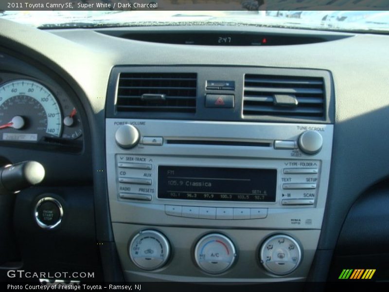 Super White / Dark Charcoal 2011 Toyota Camry SE