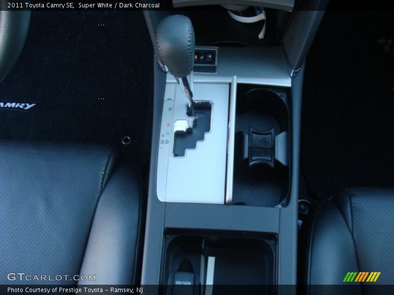 Super White / Dark Charcoal 2011 Toyota Camry SE