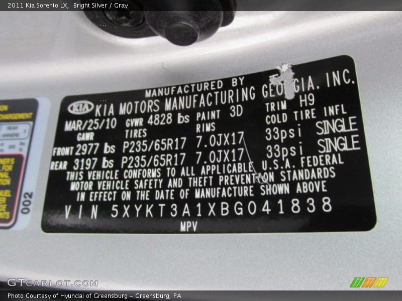 Bright Silver / Gray 2011 Kia Sorento LX