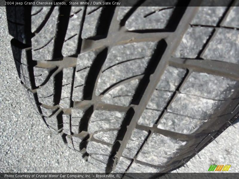 Stone White / Dark Slate Gray 2004 Jeep Grand Cherokee Laredo