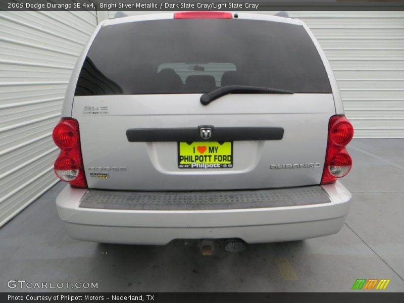 Bright Silver Metallic / Dark Slate Gray/Light Slate Gray 2009 Dodge Durango SE 4x4