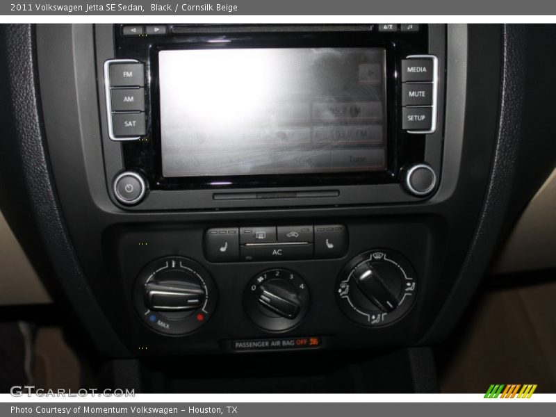Black / Cornsilk Beige 2011 Volkswagen Jetta SE Sedan