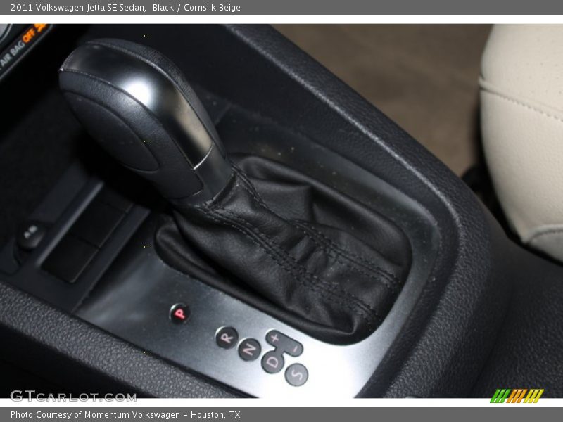 Black / Cornsilk Beige 2011 Volkswagen Jetta SE Sedan